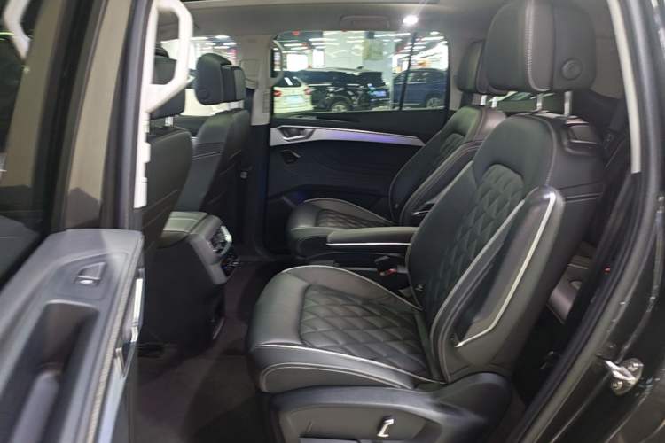Used Volkswagen Talagon 2021 380TSI Four-Wheel Drive Flagship Version Left Rear Seat