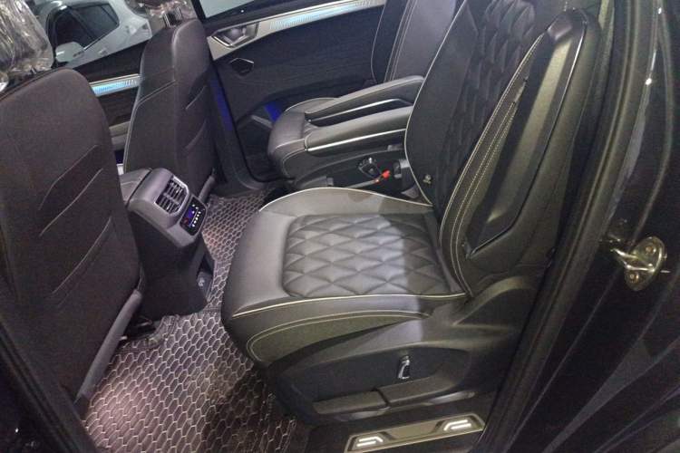 Used Volkswagen Talagon 2021 530TSI Four-Wheel Drive Flagship Shengjing Edition Pro Left Rear Seat