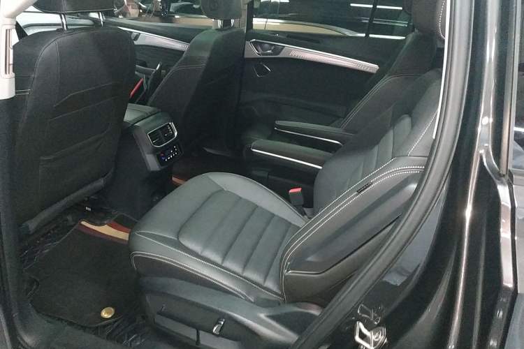 Used Volkswagen Talagon 2021 330TSI Two-Wheel-Drive Luxury Edition – Scenic Version Left Rear Seat