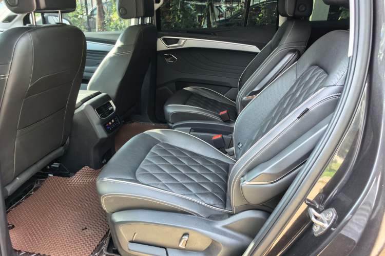 Used Volkswagen Talagon 2021 530TSI Four-Wheel Drive Flagship Shengjing Edition Pro Left Rear Seat