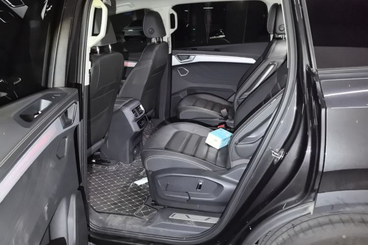Used Volkswagen Talagon 2021 380TSI Four-Wheel Drive Luxury "Jiajing" Edition Pro Limited Edition Left Rear Seat