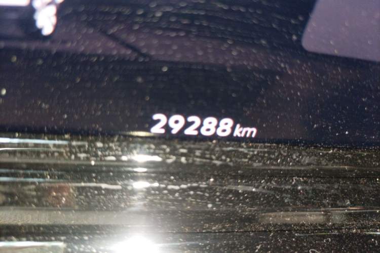 Used Volkswagen Talagon 2021 380TSI Four-Wheel Drive R-Line Touareg Edition Odometer Close Up