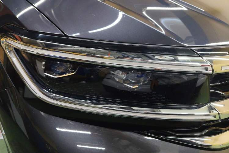 Used Volkswagen Talagon 2021 530TSI Four-Wheel Drive Flagship Shengjing Edition Pro Right Front Headlight