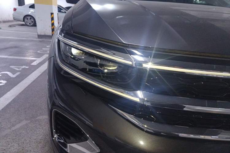 Used Volkswagen Talagon 2021 530TSI Four-Wheel Drive Flagship Shengjing Edition Pro Right Front Headlight