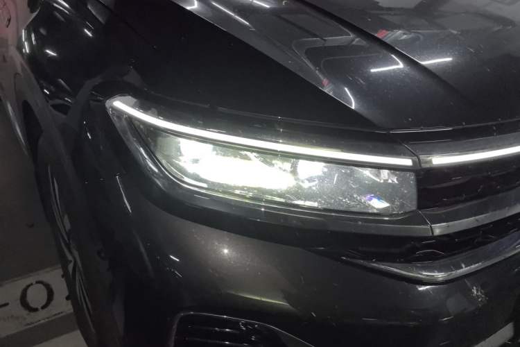 Used Volkswagen Talagon 2021 380TSI Four-Wheel Drive Luxury "Jiajing" Edition Pro Limited Edition Right Front Headlight