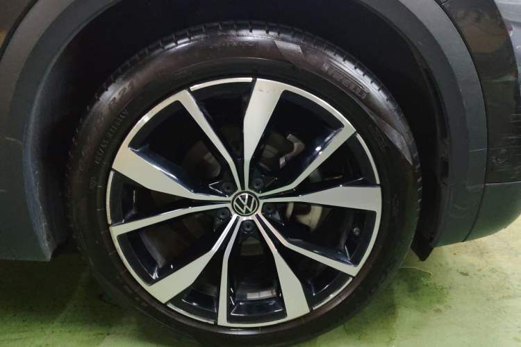 Used Volkswagen Talagon 2021 530TSI Four-Wheel Drive Flagship Shengjing Edition Pro Right Front Wheel Hub