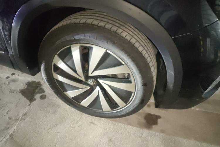 Used Volkswagen Talagon 2021 330TSI Two-Wheel-Drive Luxury Edition – Scenic Version Right Front Wheel Hub