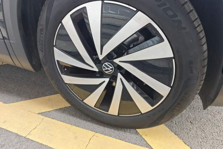 Used Volkswagen Talagon 2021 380TSI Four-Wheel Drive Luxury "Jiajing" Edition Pro Limited Edition Right Front Wheel Hub