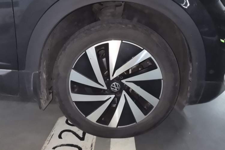 Used Volkswagen Talagon 2021 380TSI Four-Wheel Drive Luxury "Jiajing" Edition Pro Limited Edition Right Front Wheel Hub