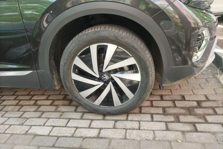 Used Volkswagen Talagon 2021 380TSI Four-Wheel Drive R-Line Touareg Edition Right Front Wheel Hub
