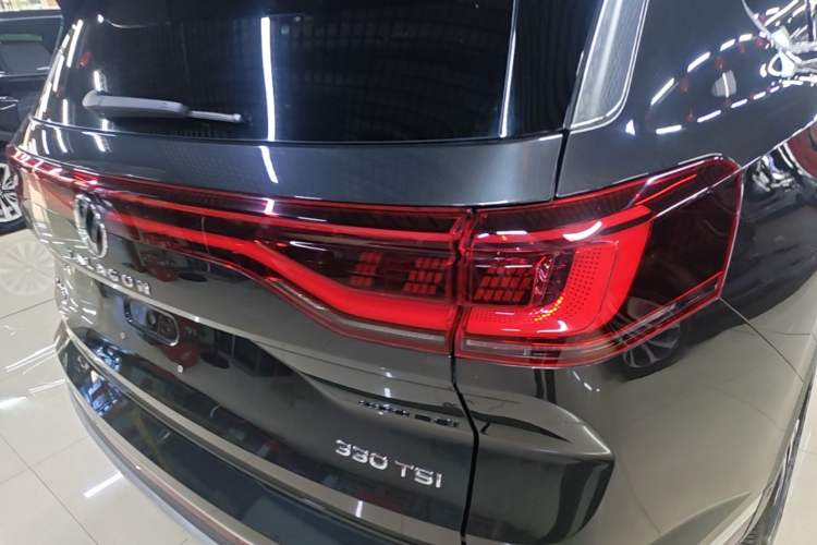Used Volkswagen Talagon 2021 330TSI Two-Wheel-Drive Luxury Edition – Scenic Version Right Rear Taillight
