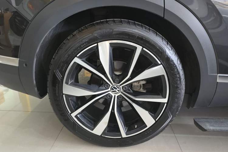 Used Volkswagen Talagon 2021 530TSI Four-Wheel Drive Flagship Shengjing Edition Pro Right Rear Wheel Hub