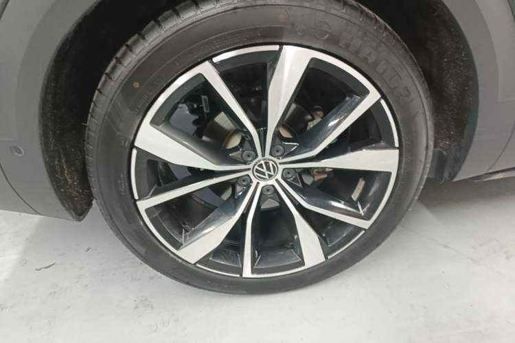 Used Volkswagen Talagon 2021 530TSI Four-Wheel Drive Flagship Shengjing Edition Pro Right Rear Wheel Hub
