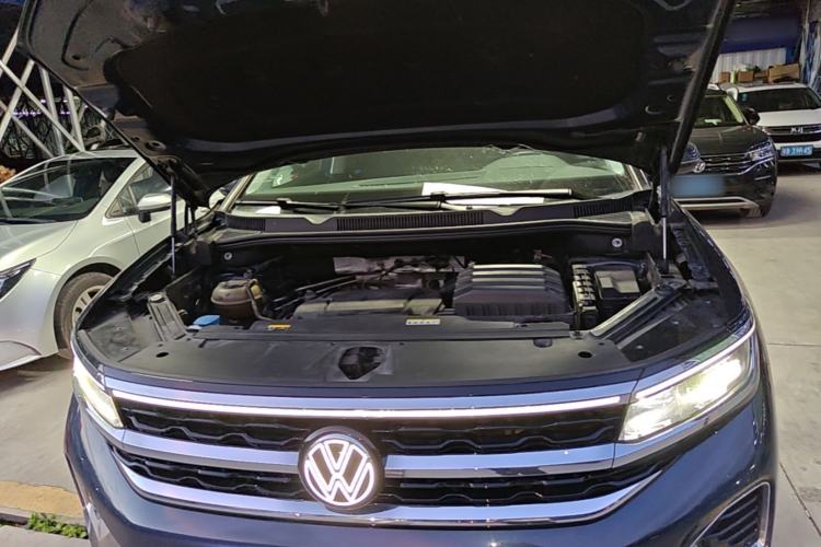 Used Volkswagen Talagon 2021 330TSI Two-Wheel-Drive Luxury Edition – Scenic Version Engine Bay