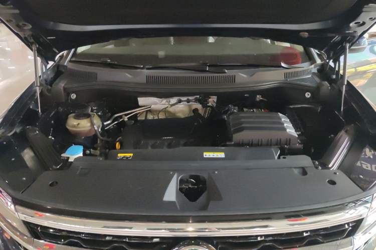 Used Volkswagen Talagon 2021 330TSI Two-Wheel-Drive Luxury Edition – Scenic Version Engine Bay