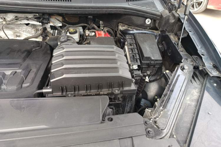 Used Volkswagen Talagon 2021 330TSI Two-Wheel-Drive Luxury Edition – Scenic Version Engine Bay Left
