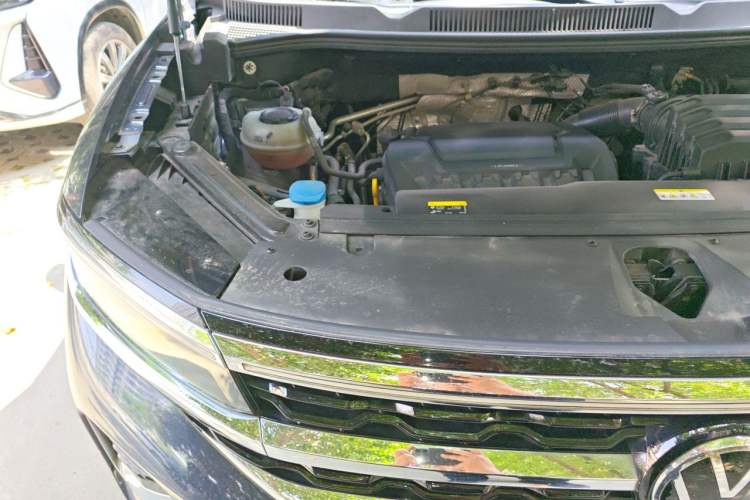 Used Volkswagen Talagon 2021 330TSI Two-Wheel-Drive Luxury Edition – Scenic Version Engine Bay Right