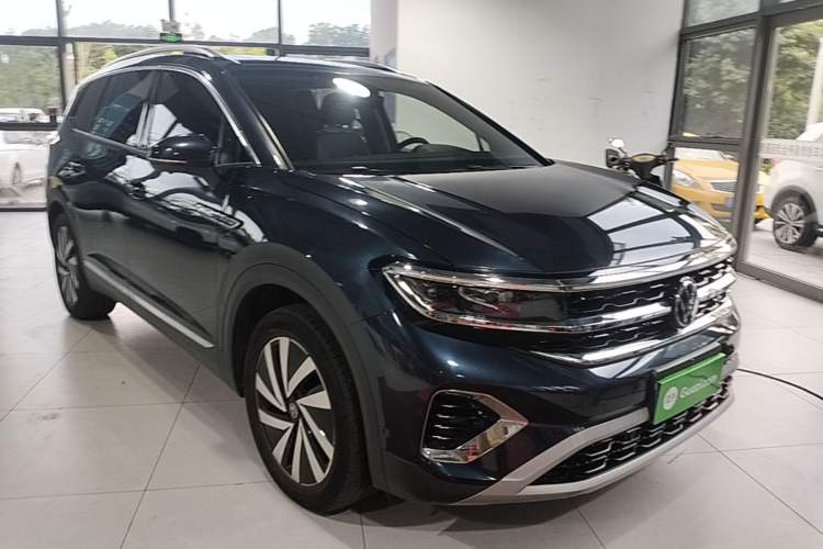 Used Volkswagen Talagon 2021 330TSI Two-Wheel-Drive Luxury Edition – Scenic Version Front Right 45 Deg