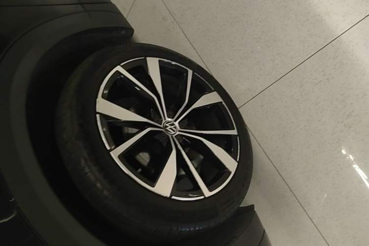 Used Volkswagen Talagon 2021 530TSI Four-Wheel Drive Flagship Shengjing Edition Pro Left Front Wheel Hub