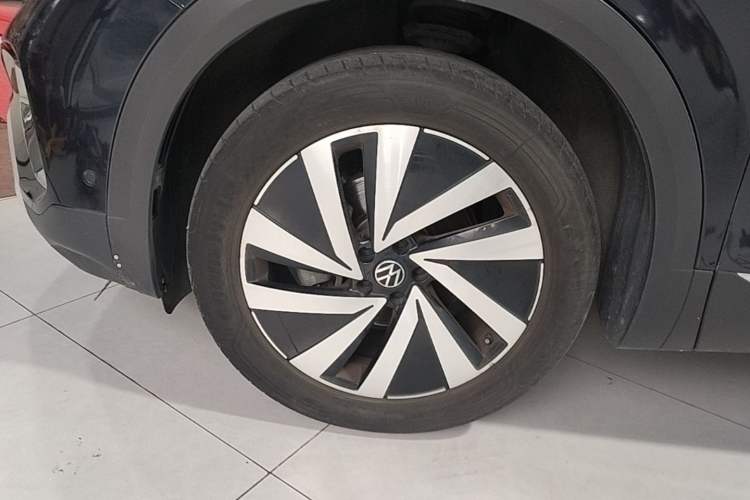 Used Volkswagen Talagon 2021 330TSI Two-Wheel-Drive Luxury Edition – Scenic Version Left Front Wheel Hub