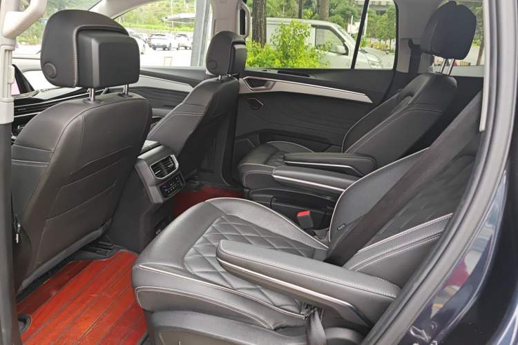 Used Volkswagen Talagon 2021 530TSI Four-Wheel Drive Flagship Shengjing Edition Pro Left Rear Seat