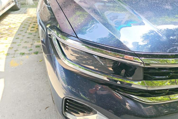 Used Volkswagen Talagon 2021 330TSI Two-Wheel-Drive Luxury Edition – Scenic Version Right Front Headlight