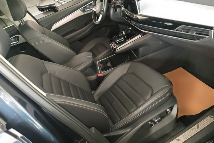 Used Volkswagen Talagon 2021 330TSI Two-Wheel-Drive Luxury Edition – Scenic Version Right Front Seat