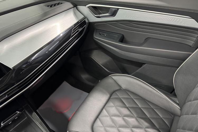 Used Volkswagen Talagon 2021 530TSI Four-Wheel Drive Flagship Shengjing Edition Pro Right Front Seat