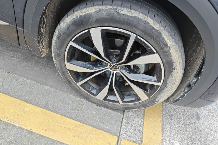 Used Volkswagen Talagon 2021 530TSI Four-Wheel Drive Flagship Shengjing Edition Pro Right Front Wheel Hub