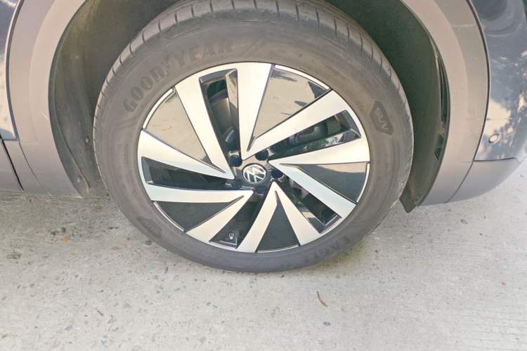 Used Volkswagen Talagon 2021 330TSI Two-Wheel-Drive Luxury Edition – Scenic Version Right Front Wheel Hub