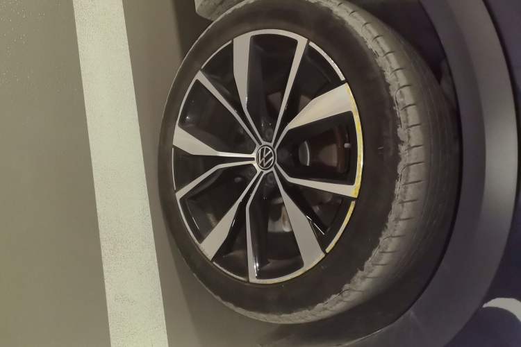 Used Volkswagen Talagon 2021 530TSI Four-Wheel Drive Flagship Shengjing Edition Pro Right Front Wheel Hub