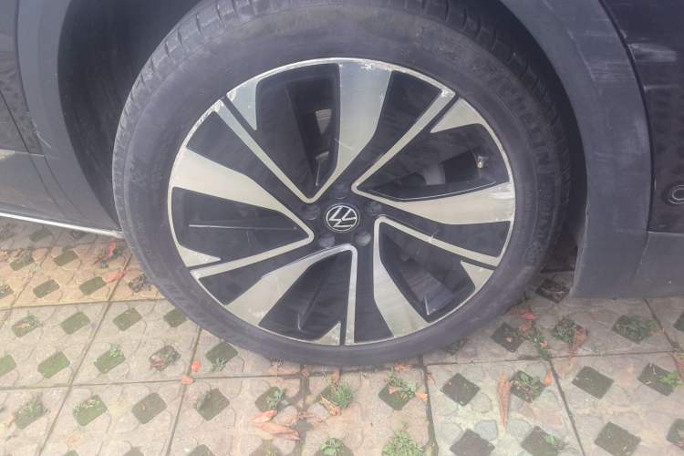 Used Volkswagen Talagon 2021 380TSI Four-Wheel Drive Flagship Version Right Front Wheel Hub