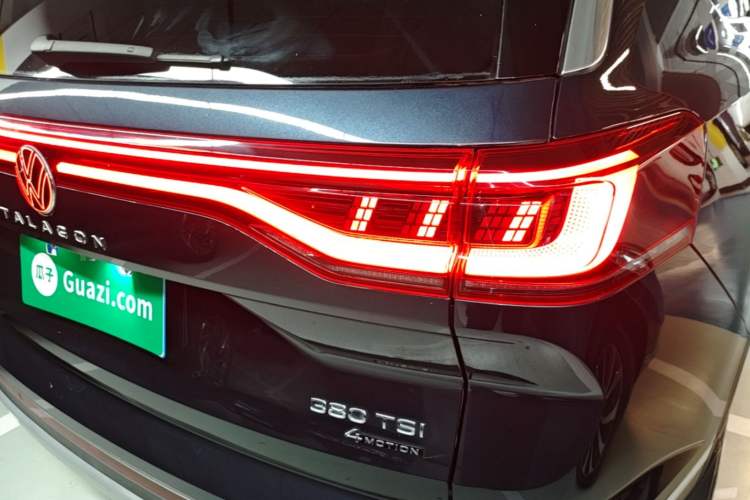 Used Volkswagen Talagon 2021 380TSI Four-Wheel Drive Flagship Version Right Rear Taillight