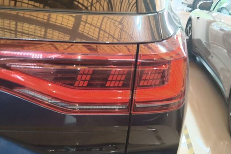 Used Volkswagen Talagon 2021 380TSI Four-Wheel Drive Flagship Version Right Rear Taillight