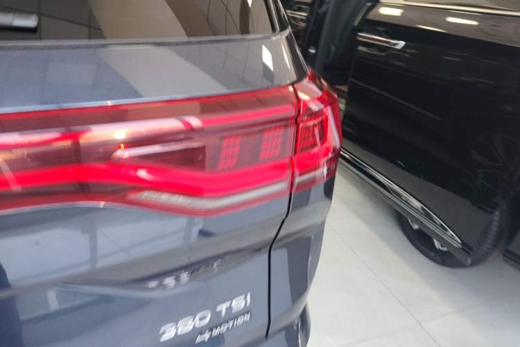 Used Volkswagen Talagon 2021 380TSI Four-Wheel Drive Flagship Version Right Rear Taillight