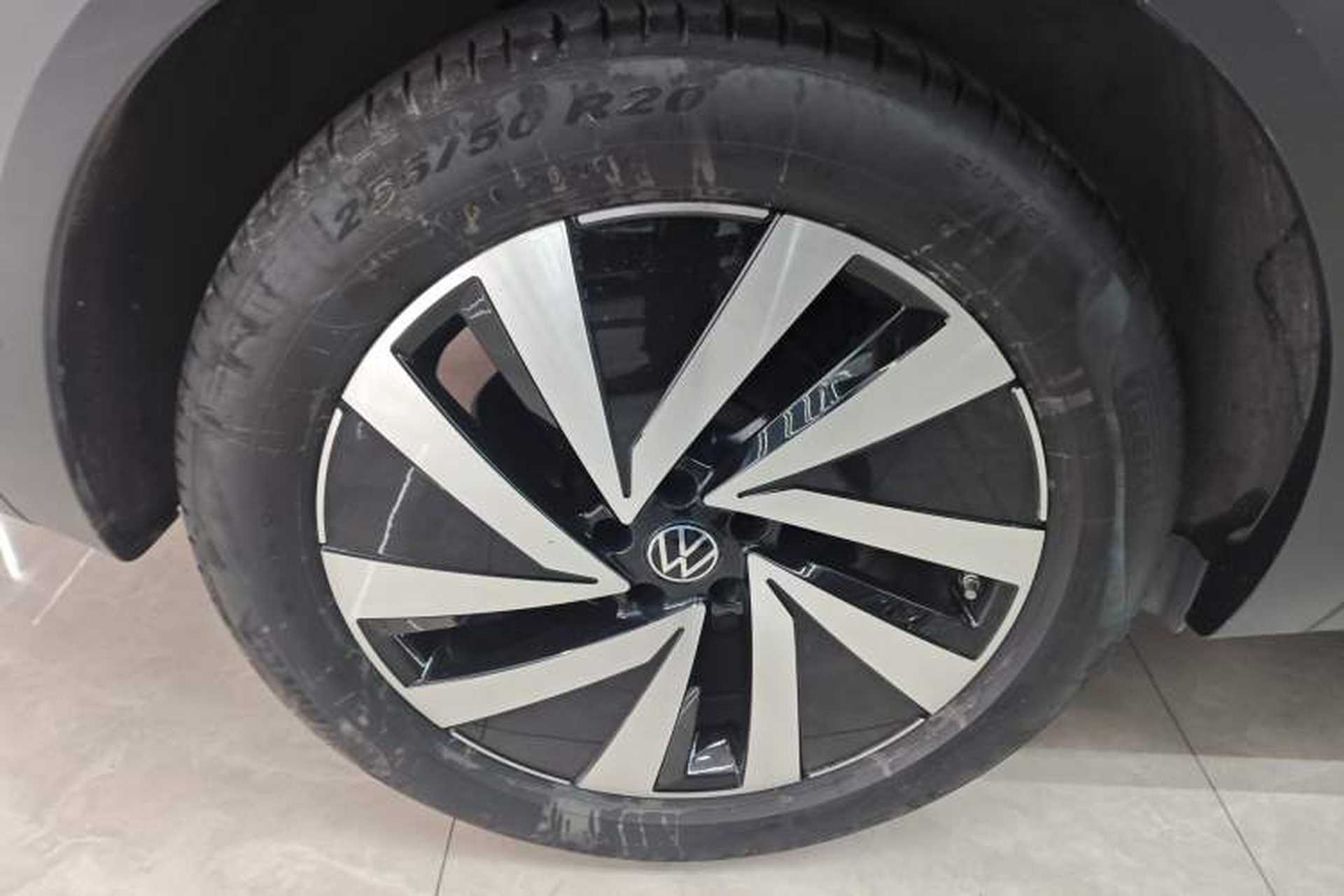 Used Volkswagen Talagon 2021 330TSI Two-Wheel-Drive Luxury Edition – Scenic Version Right Rear Wheel Hub