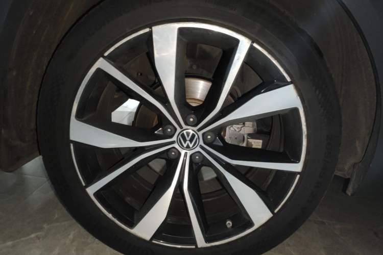 Used Volkswagen Talagon 2021 530TSI Four-Wheel Drive Flagship Shengjing Edition Pro Right Rear Wheel Hub