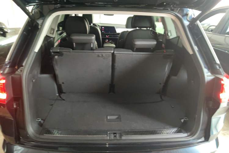 Used Volkswagen Talagon 2021 330TSI Two-Wheel-Drive Luxury Edition – Scenic Version Trunk