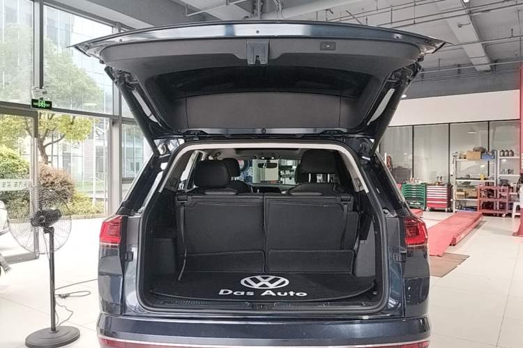 Used Volkswagen Talagon 2021 330TSI Two-Wheel-Drive Luxury Edition – Scenic Version Trunk
