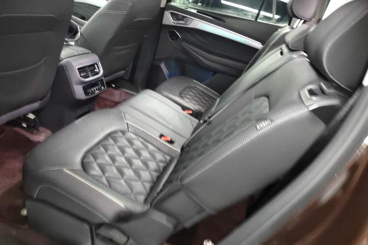 Used Volkswagen Talagon 2021 380TSI Four-Wheel Drive Flagship Version Left Rear Seat