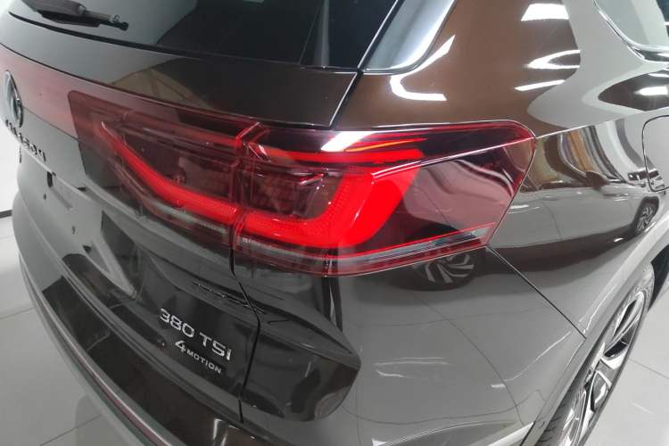 Used Volkswagen Talagon 2021 380TSI Four-Wheel Drive Flagship Version Right Rear Taillight