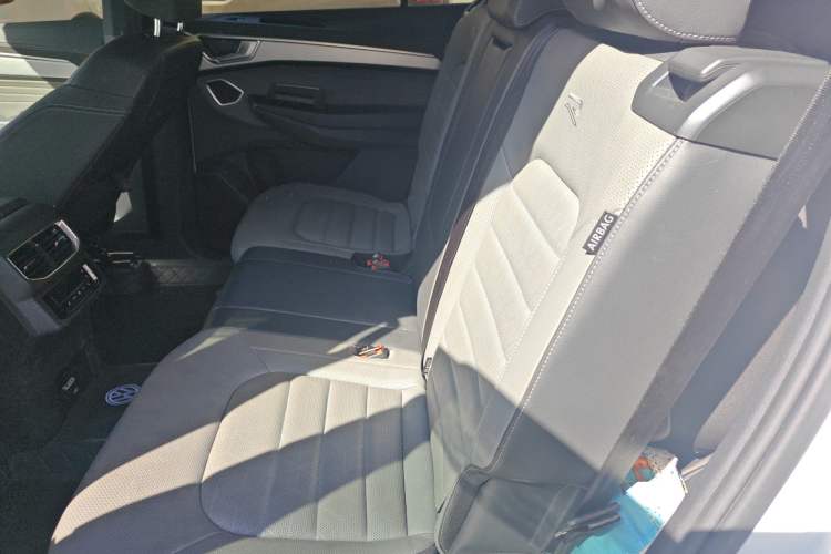 Used Volkswagen Talagon 2021 380TSI Four-Wheel Drive R-Line Touareg Edition Left Rear Seat