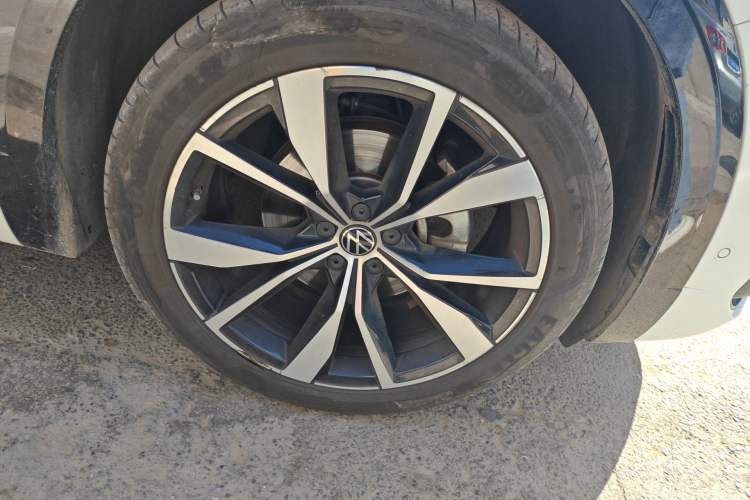 Used Volkswagen Talagon 2021 380TSI Four-Wheel Drive R-Line Touareg Edition Right Front Wheel Hub