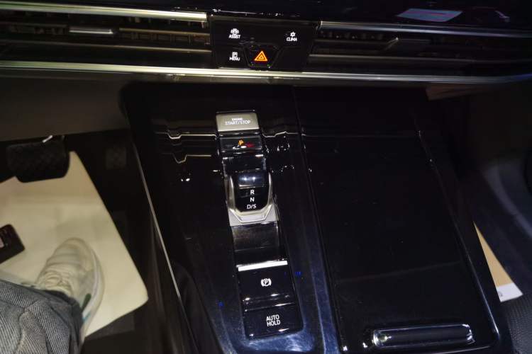 Used Volkswagen Talagon 2021 330TSI Two-Wheel-Drive Luxury Edition – Scenic Version Gear Lever