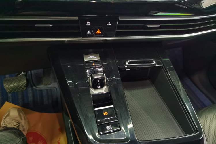 Used Volkswagen Talagon 2021 330TSI Two-Wheel-Drive Luxury Edition – Scenic Version Gear Lever