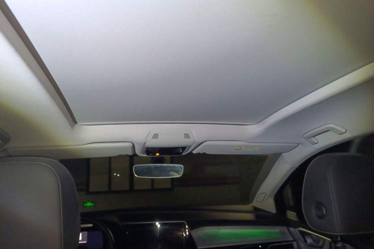 Used Volkswagen Talagon 2021 330TSI Two-Wheel-Drive Luxury Edition – Scenic Version Headliner