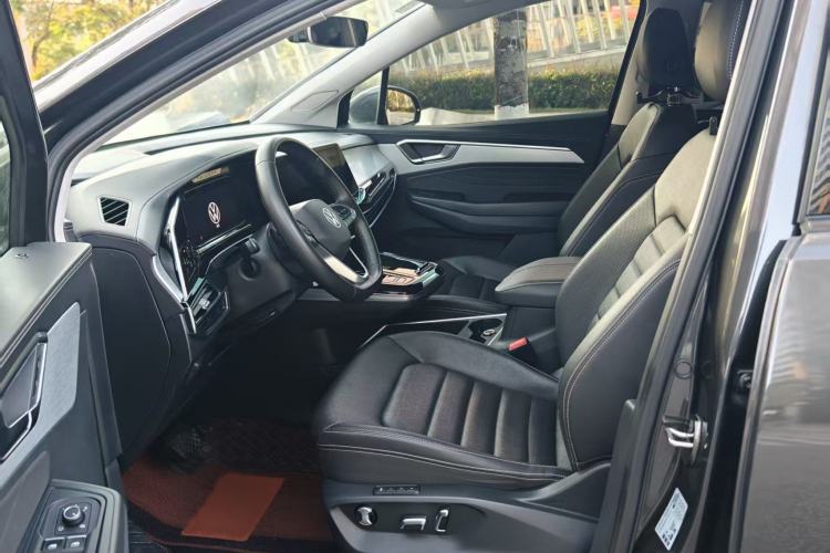 Used Volkswagen Talagon 2021 330TSI Two-Wheel-Drive Luxury Edition – Scenic Version Interior 1