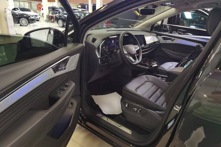 Used Volkswagen Talagon 2021 330TSI Two-Wheel-Drive Luxury Edition – Scenic Version Interior 3