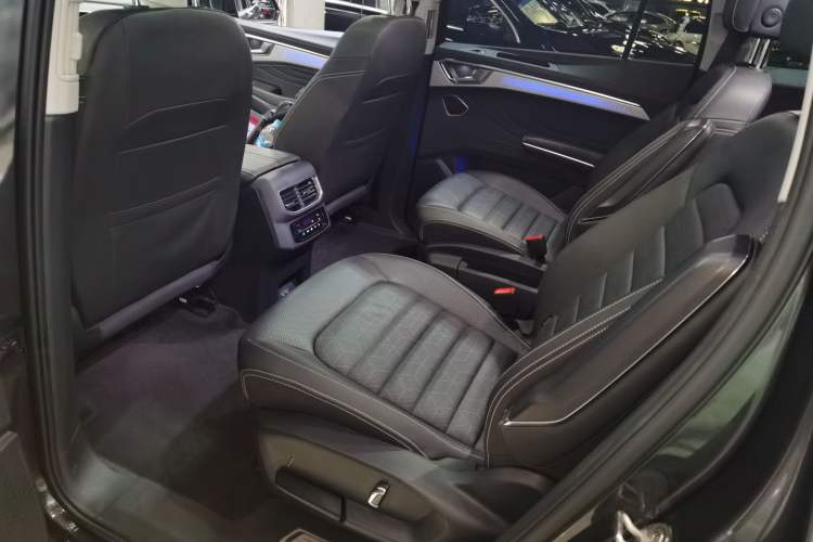Used Volkswagen Talagon 2021 330TSI Two-Wheel-Drive Luxury Edition – Scenic Version Interior 4