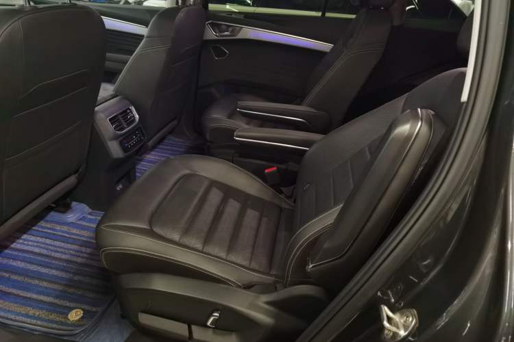 Used Volkswagen Talagon 2021 330TSI Two-Wheel-Drive Luxury Edition – Scenic Version Interior 4